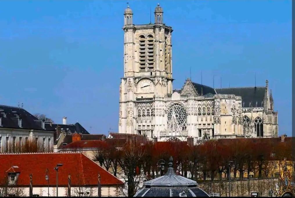 "Les Nuits De 3" Centre-Ville, Parking Gratuit Troyes Ngoại thất bức ảnh